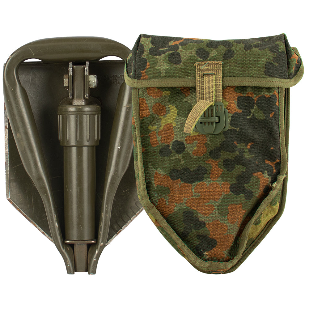 German Tri-Fold Shovel with Flektarn Case. 94-120.